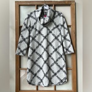 EUC Vince Camuto Cowl-Neck Long-Sleeve Knit Dress - Lt. Gray/Black - Size 6